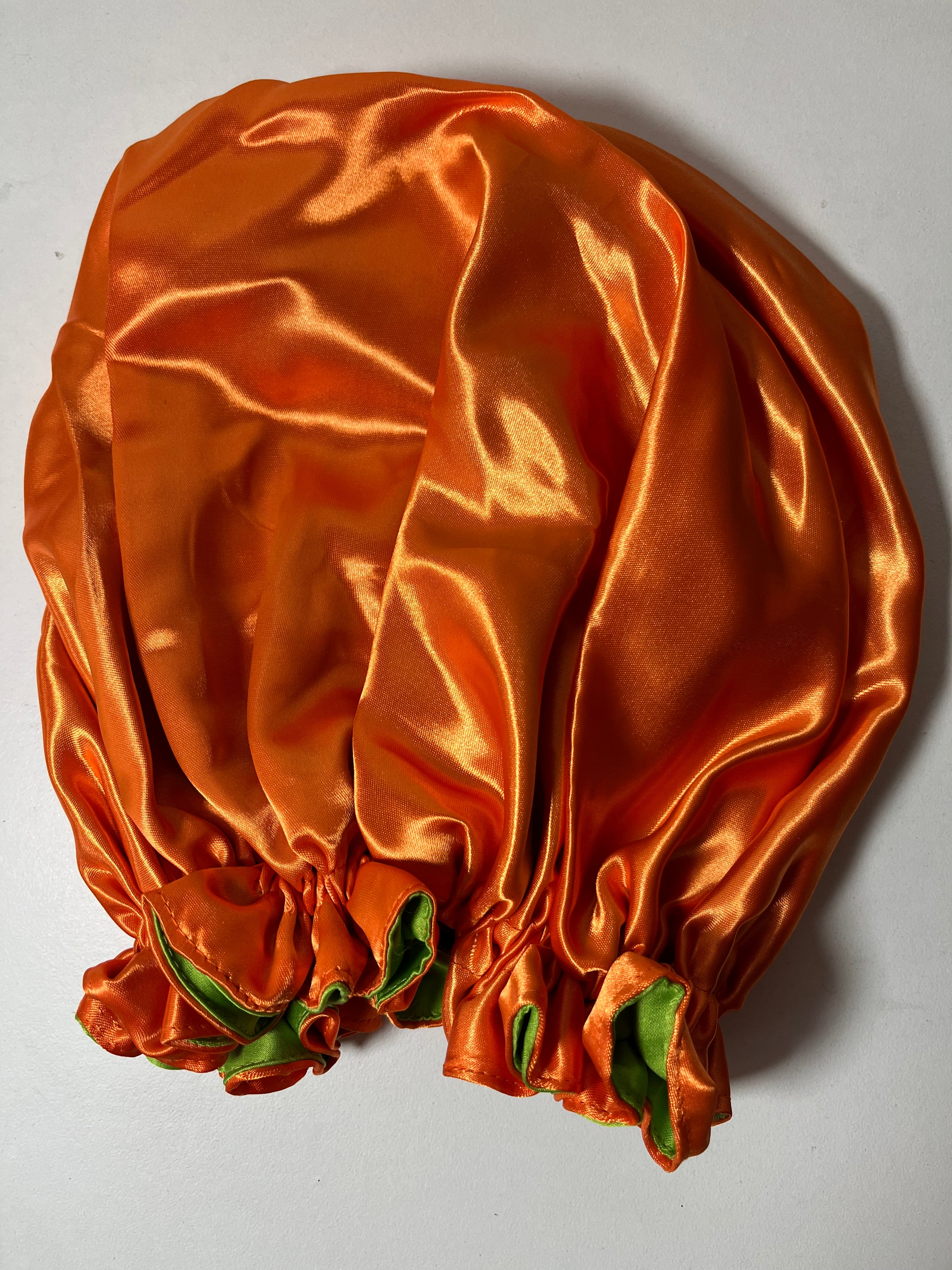 Bonnet en Soie Réversible Orange et Vert